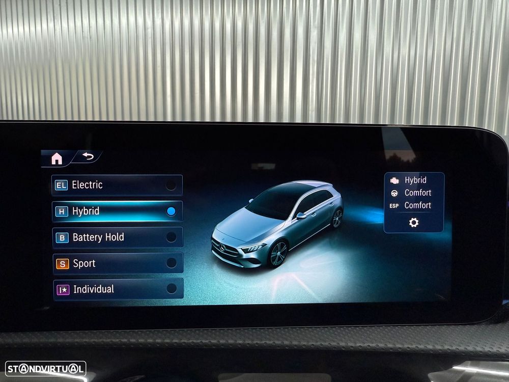 Mercedes-Benz A 250 e AMG Line - 12