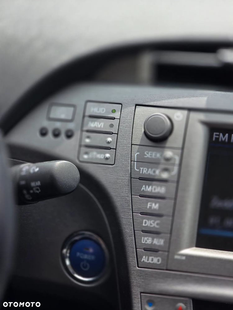 Toyota Prius 1.8 HSD Prestige - 9