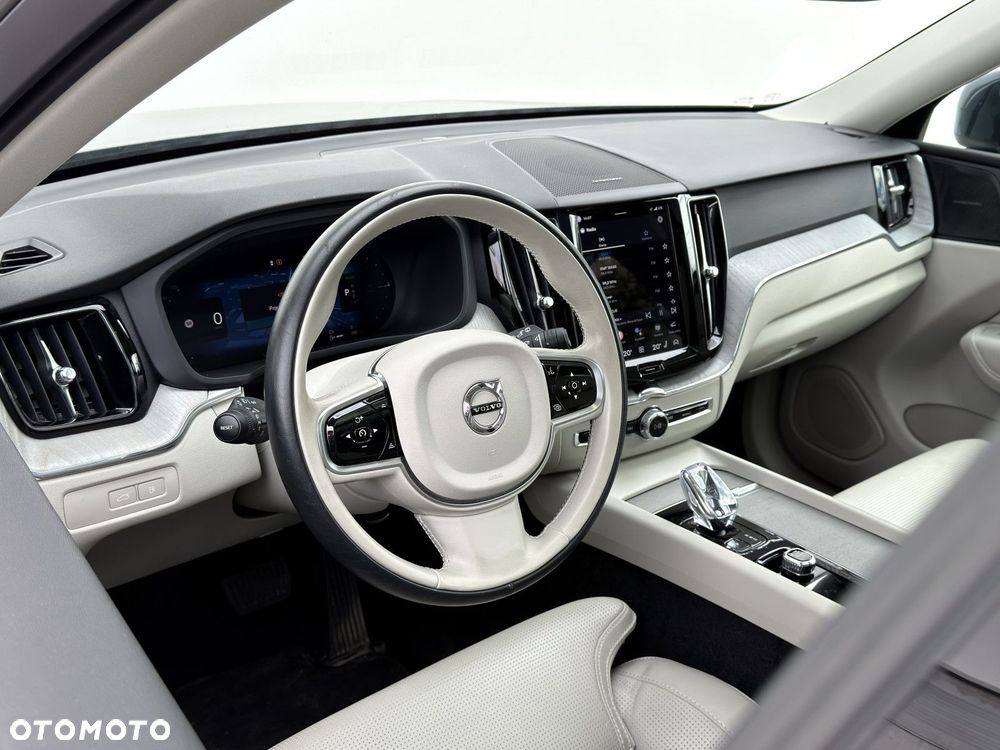 Volvo XC 60 - 22
