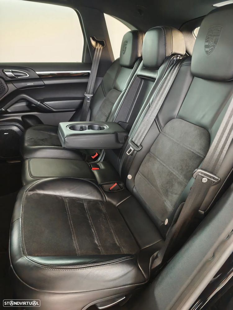 Porsche Cayenne S E-Hybrid Platinum Edition - 42