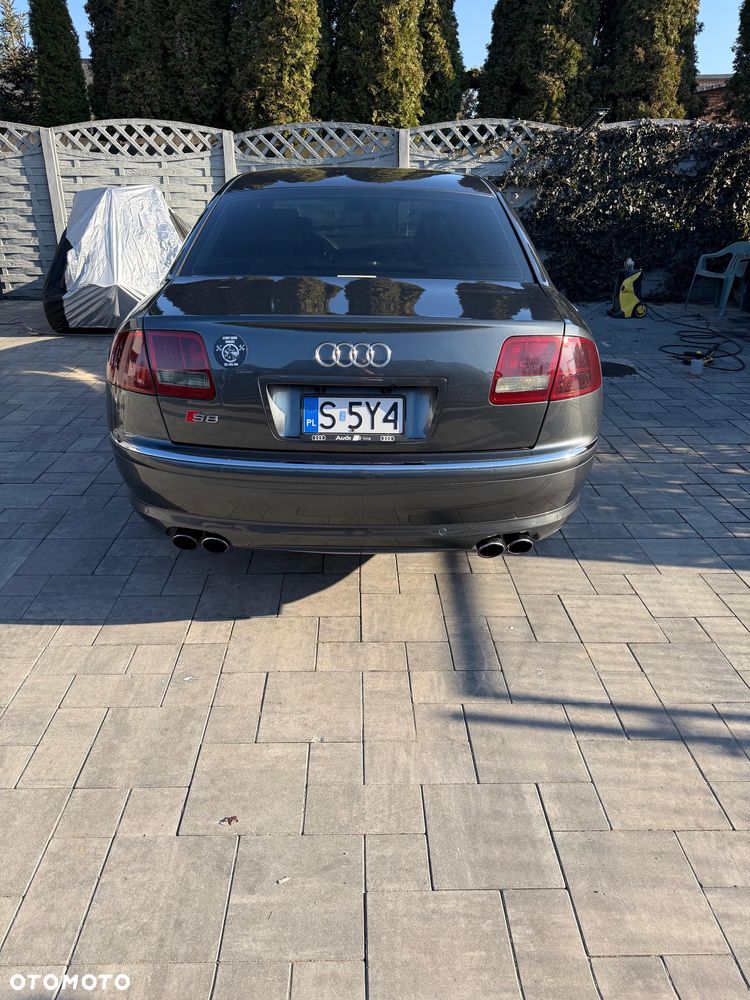 Audi S8 - 6