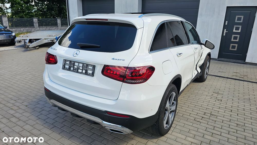 Mercedes-Benz GLC 300 4Matic 9G-TRONIC Exclusive - 5