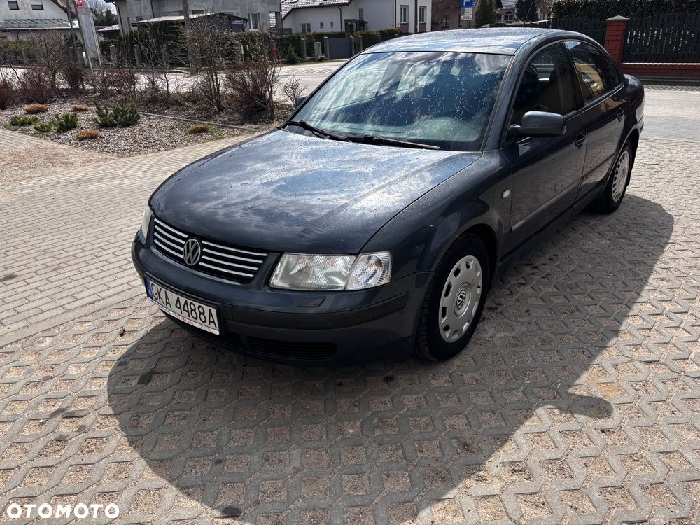 Volkswagen Passat 1.9 TDI Comfortline - 1