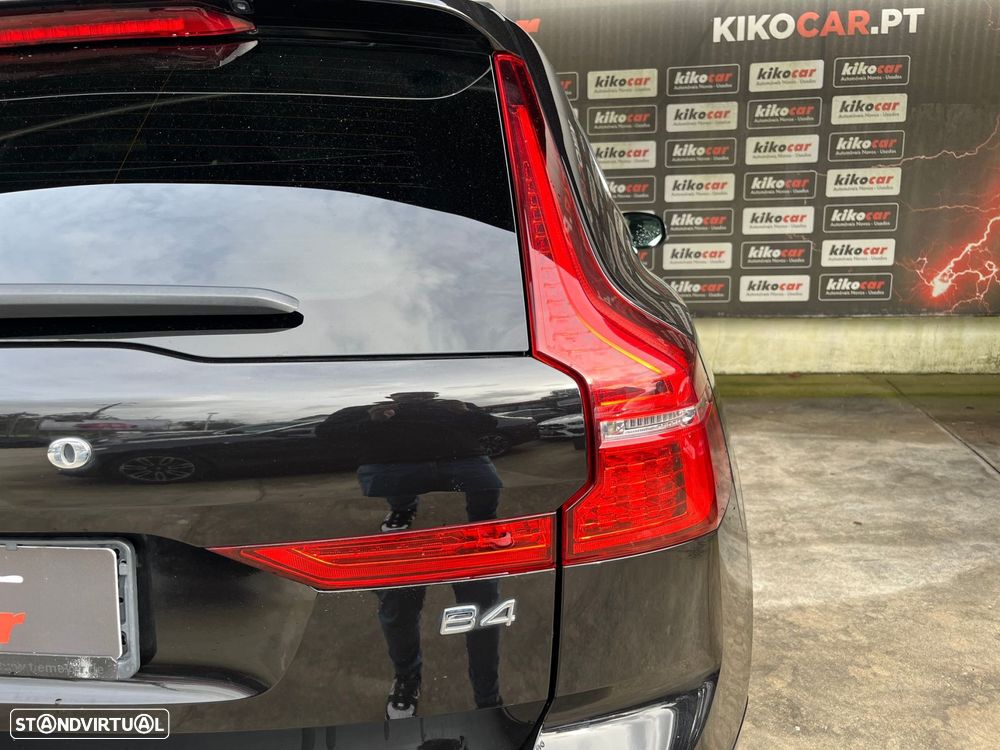 Volvo XC 60 2.0 B4 R-Design Geartronic - 13