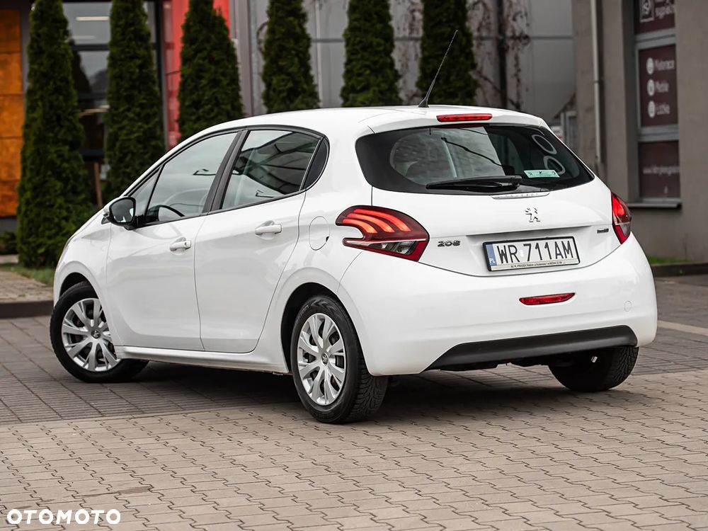 Peugeot 208 1.6 BlueHDi Allure S&S - 9