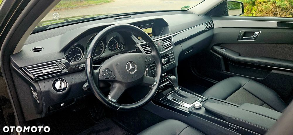 Mercedes-Benz Klasa E 200 CGI BlueEFFICIENCY 7G-TRONIC Avantgarde - 23