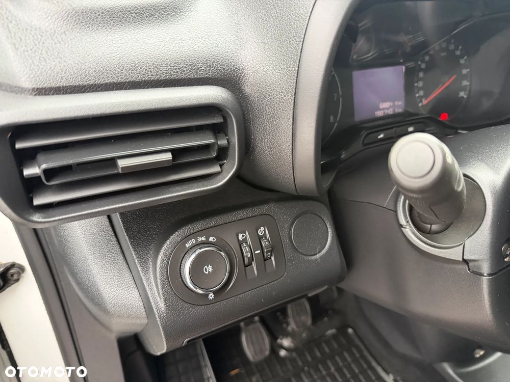 Opel COMBO XL Maxi 2020r L2 1.5 Diesel - 21