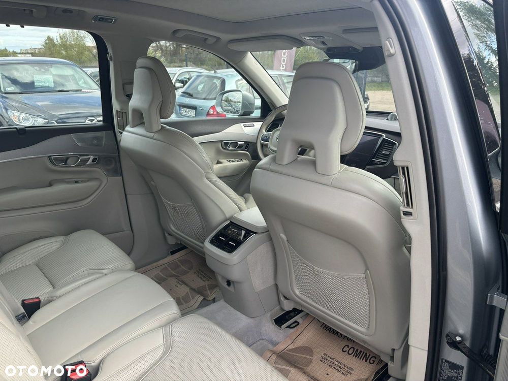 Volvo XC 90 - 36