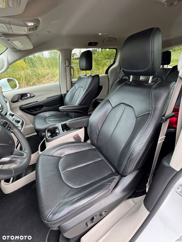 Chrysler Pacifica - 18