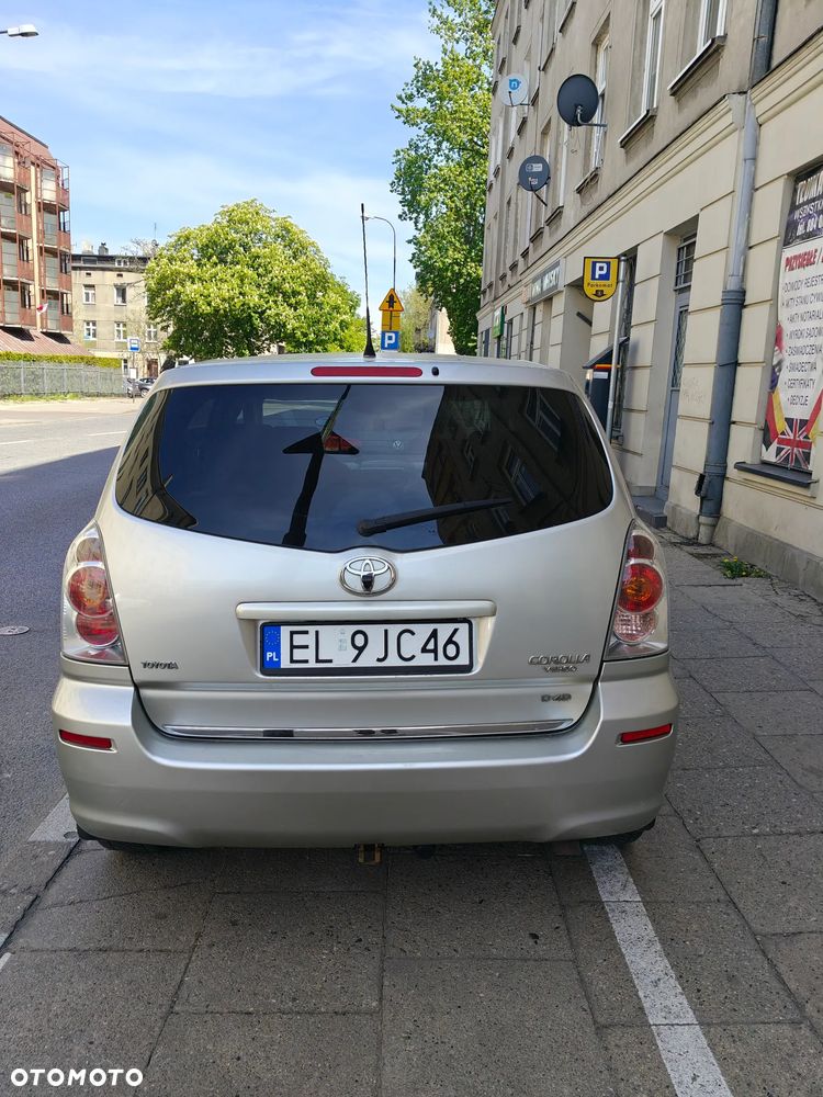 Toyota Corolla Verso 2.2 D-CAT DPF Sol - 10