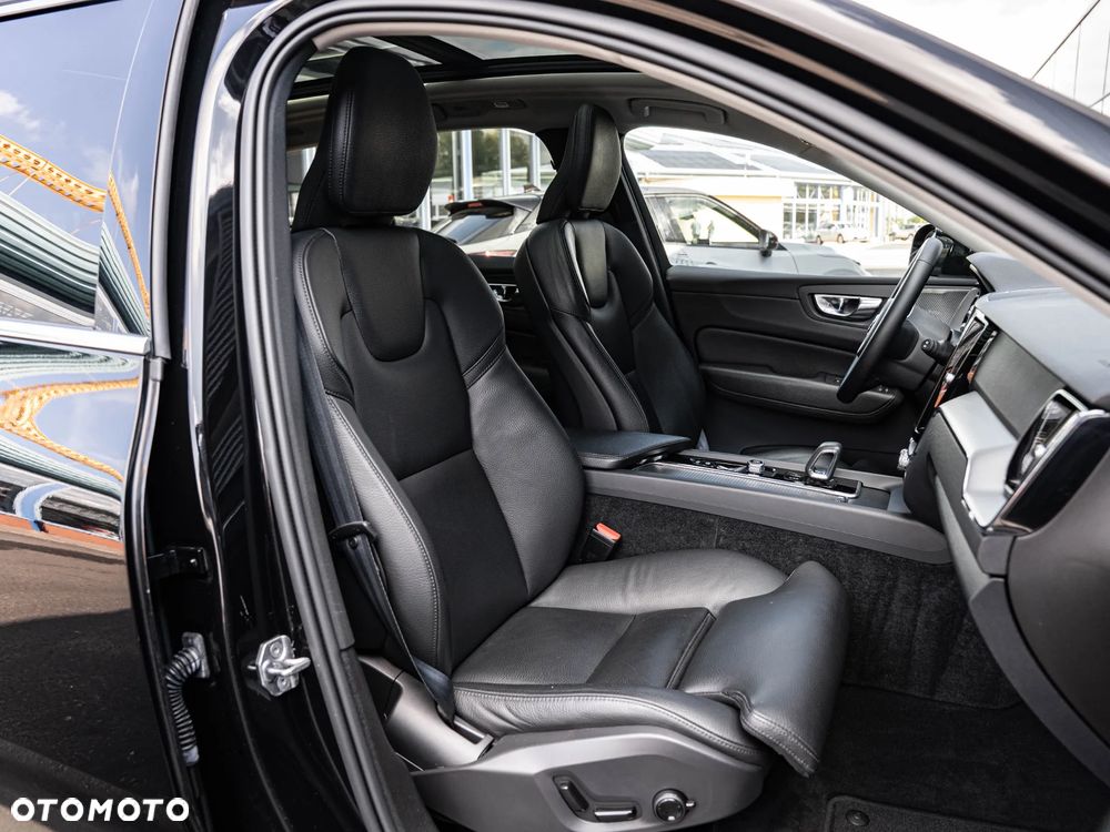 Volvo XC 60 T6 AWD Plug-In Hybrid Inscription - 26