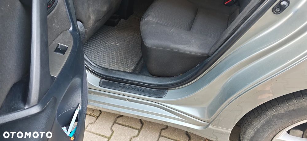 Toyota Avensis 2.0 D-4D Sol+NAVI - 10