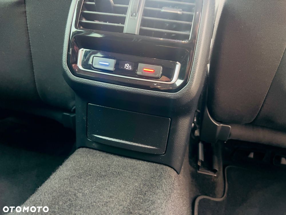 Volkswagen Passat 2.0 TDI Business DSG - 14