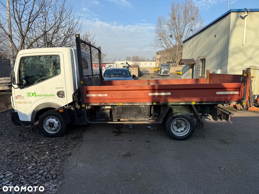 Renault Maxity - 4