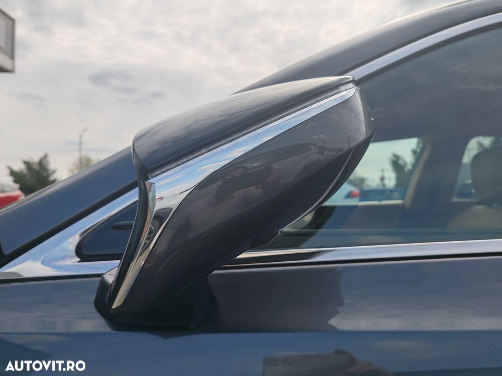 Lexus Seria ES 300h Executive - 10