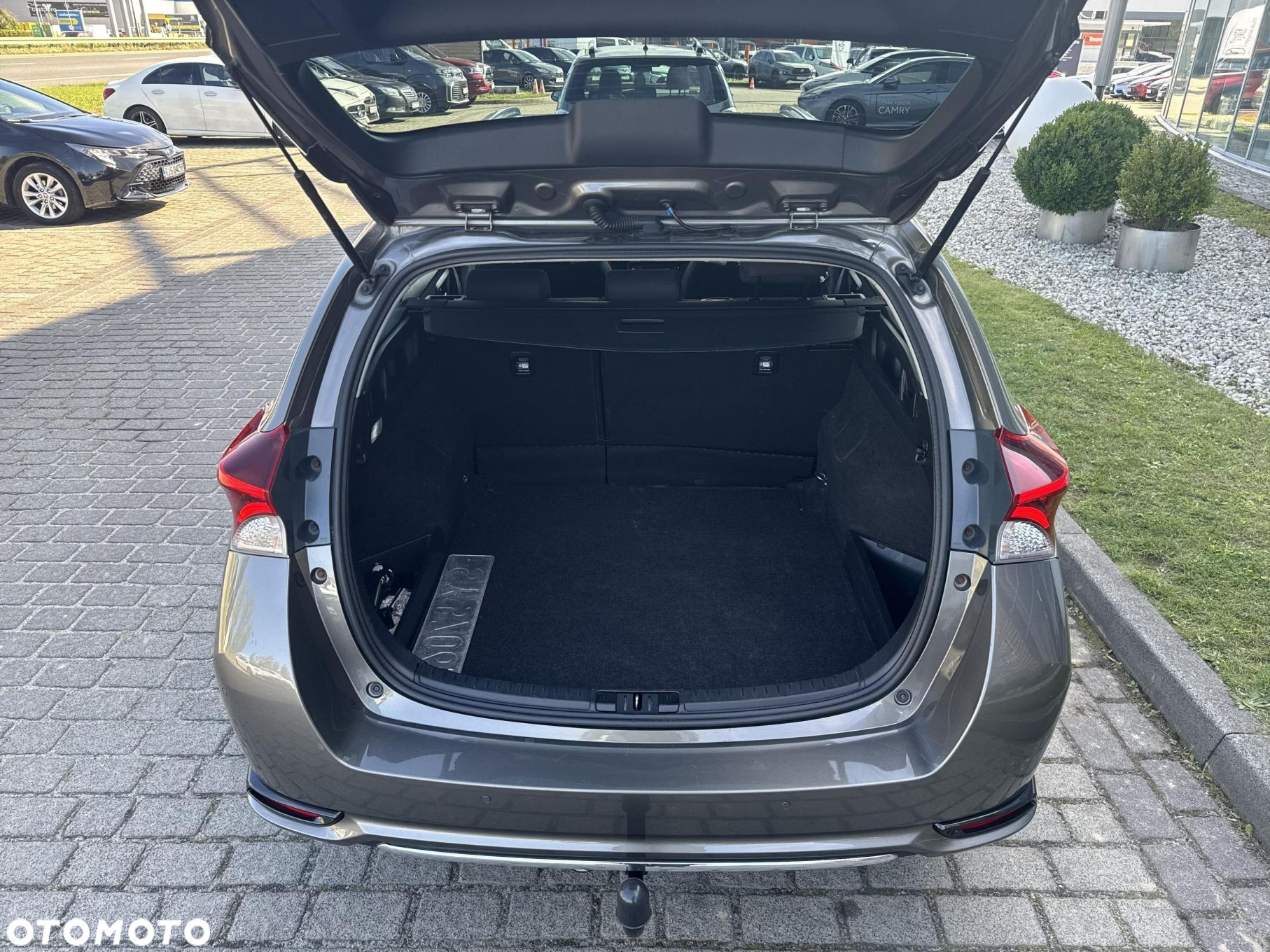 Toyota Auris 1.6 Premium Comfort - 24
