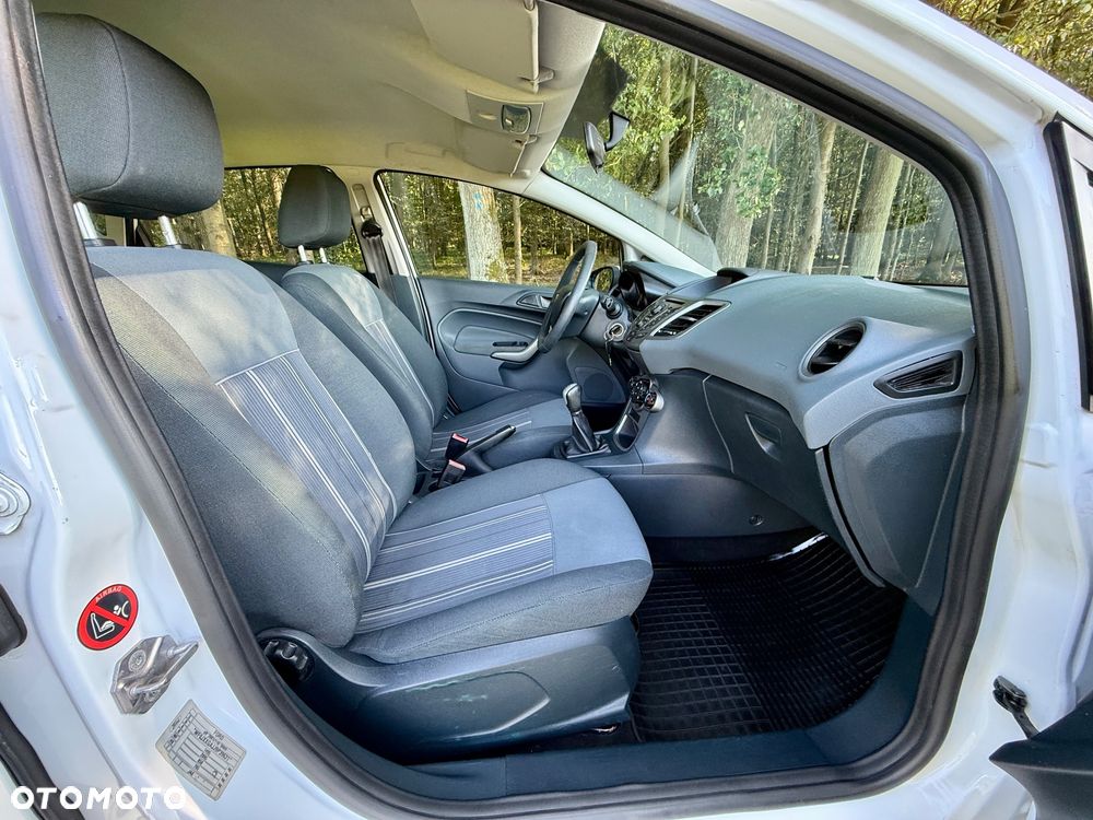 Ford Fiesta 1.25 Ambiente - 23