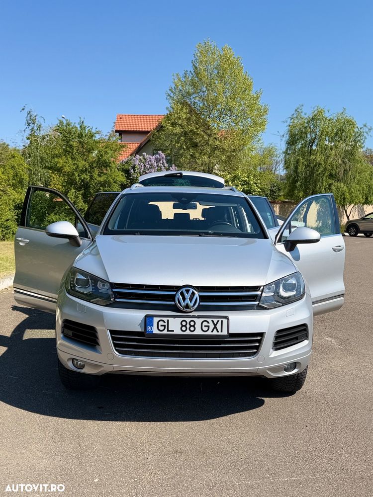 Volkswagen Touareg - 1