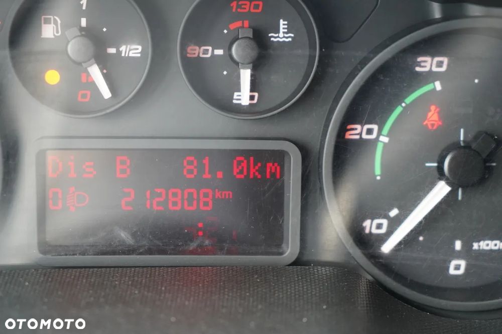 Iveco DAILY 35-150 / KONTENER 4,2 M / WINDA-750kg / BLIŹNIAK DMC: 3500 KG - 37