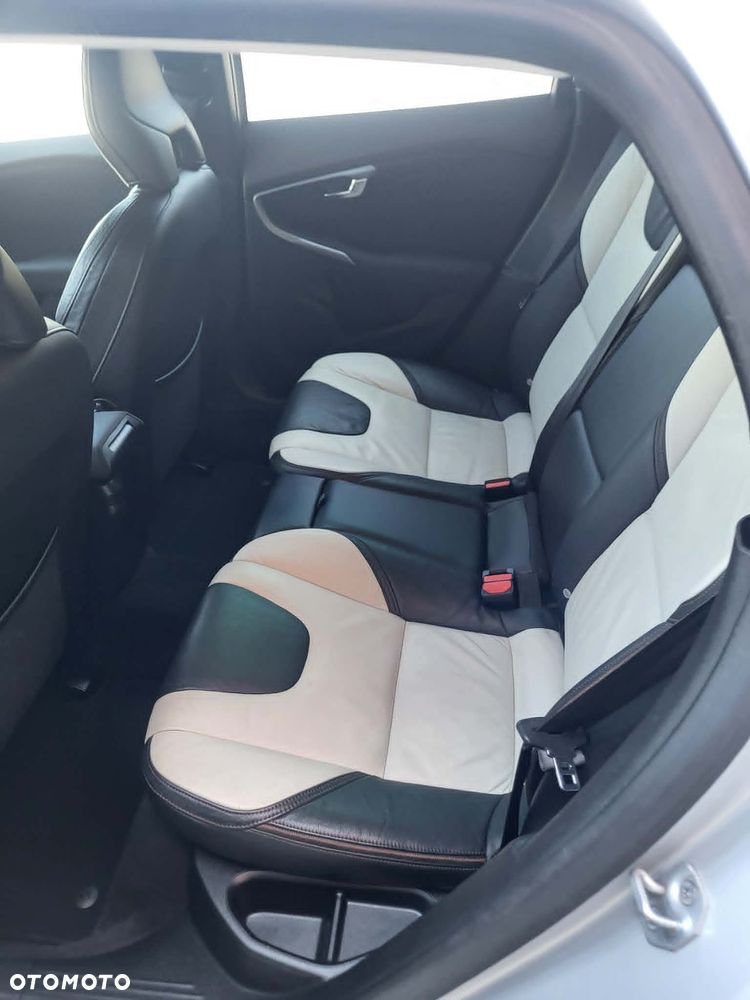 Volvo V40 Cross Country D2 Summum - 11
