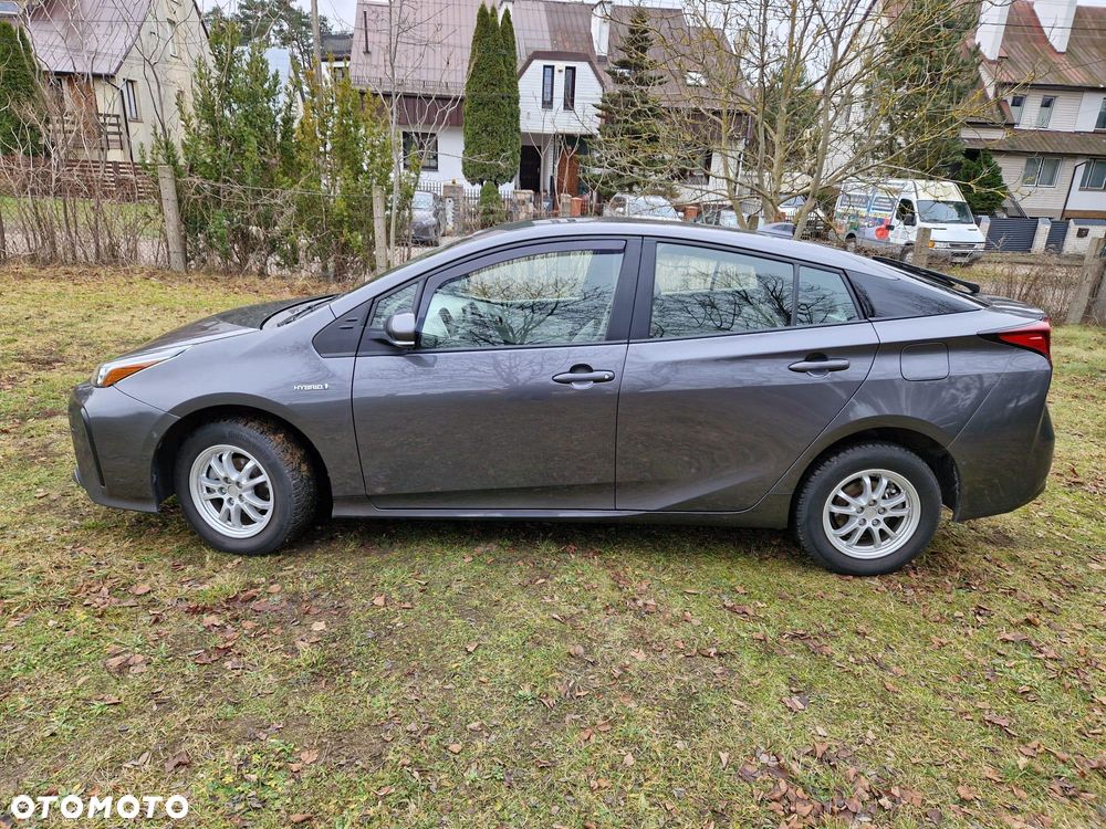 Toyota Prius Hybrid - 4