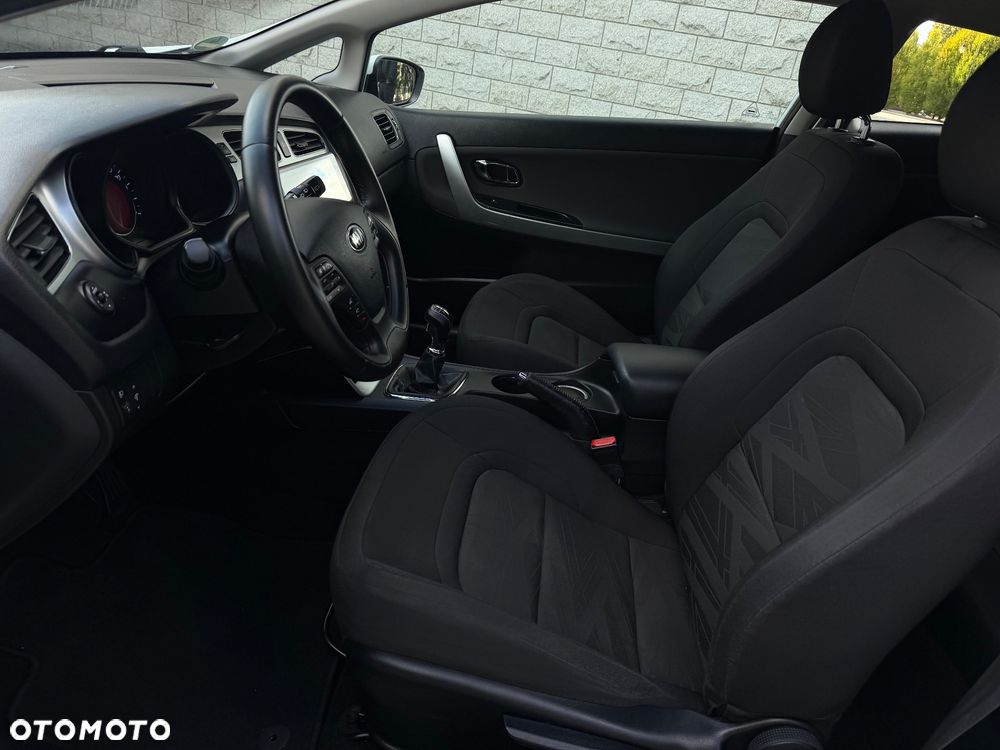 Kia Ceed - 22