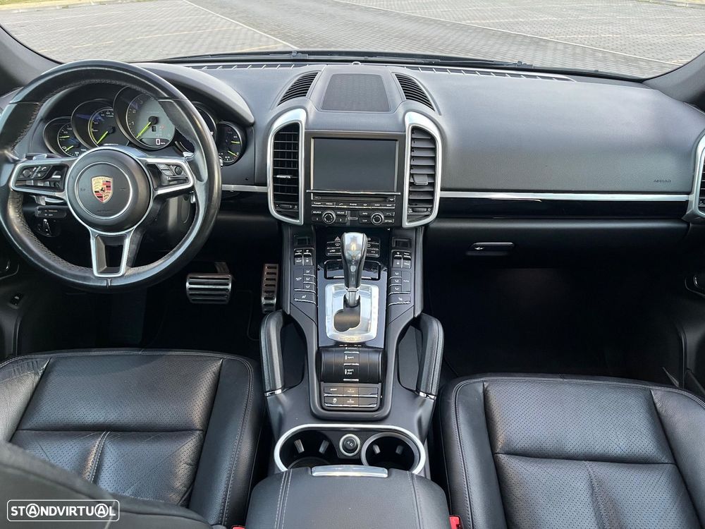 Porsche Cayenne S E-Hybrid - 13