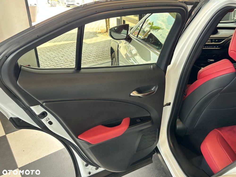 Lexus UX - 26