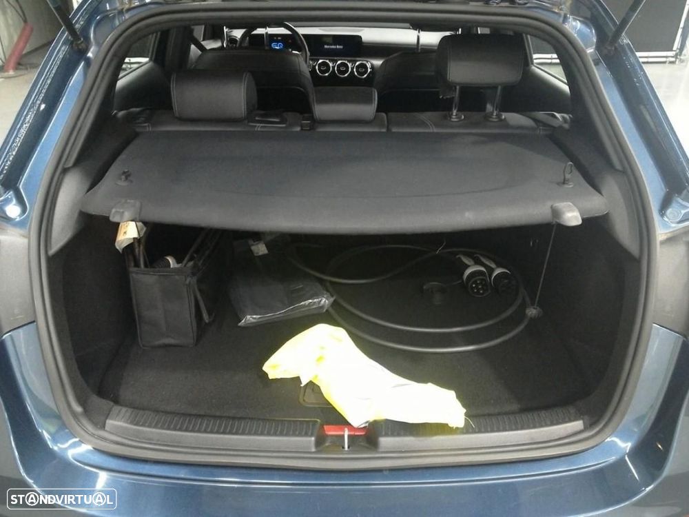 Mercedes-Benz A 250 e Style Plus - 4