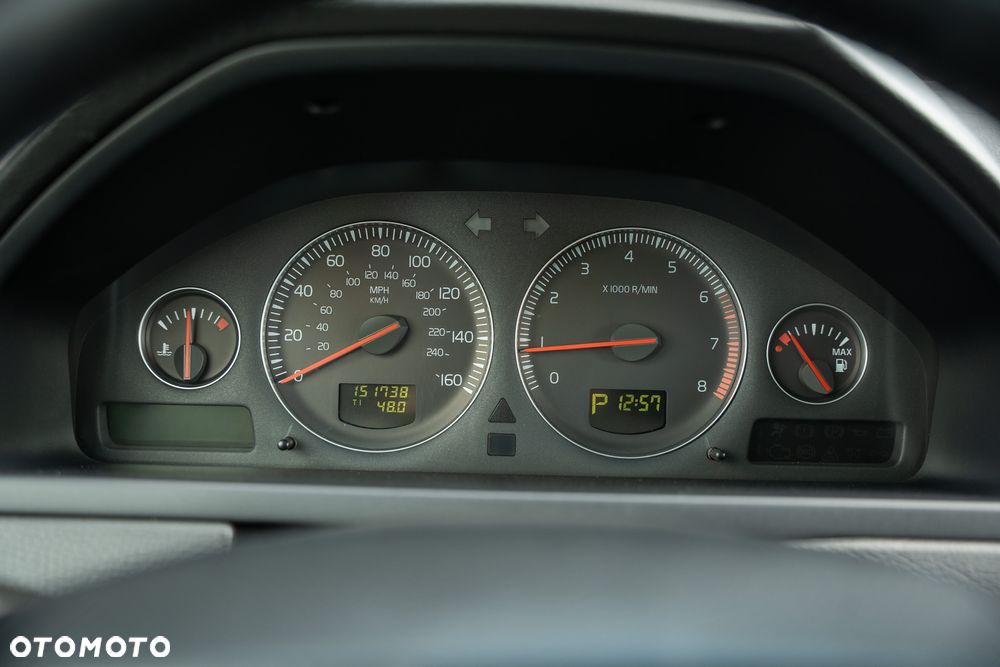 Volvo XC 90 3.2 AWD Geartonic Summum - 38