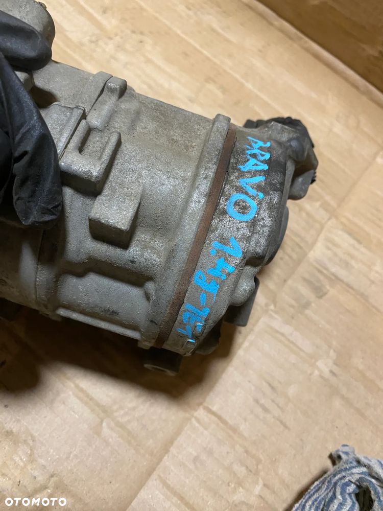 Sprężarka klimatyzacji 51794515 Alfa Romeo Fiat Bravo 1.4 OE - 2