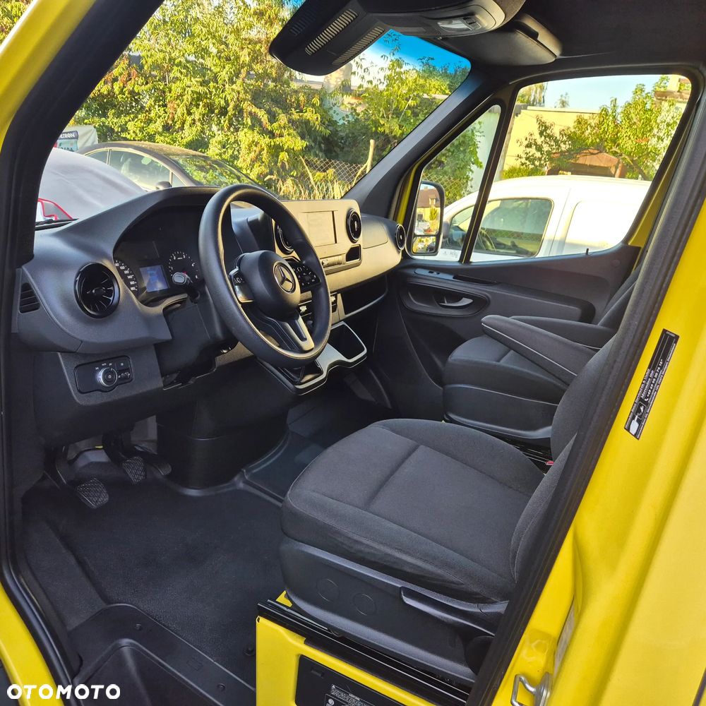 Mercedes-Benz Sprinter - 4