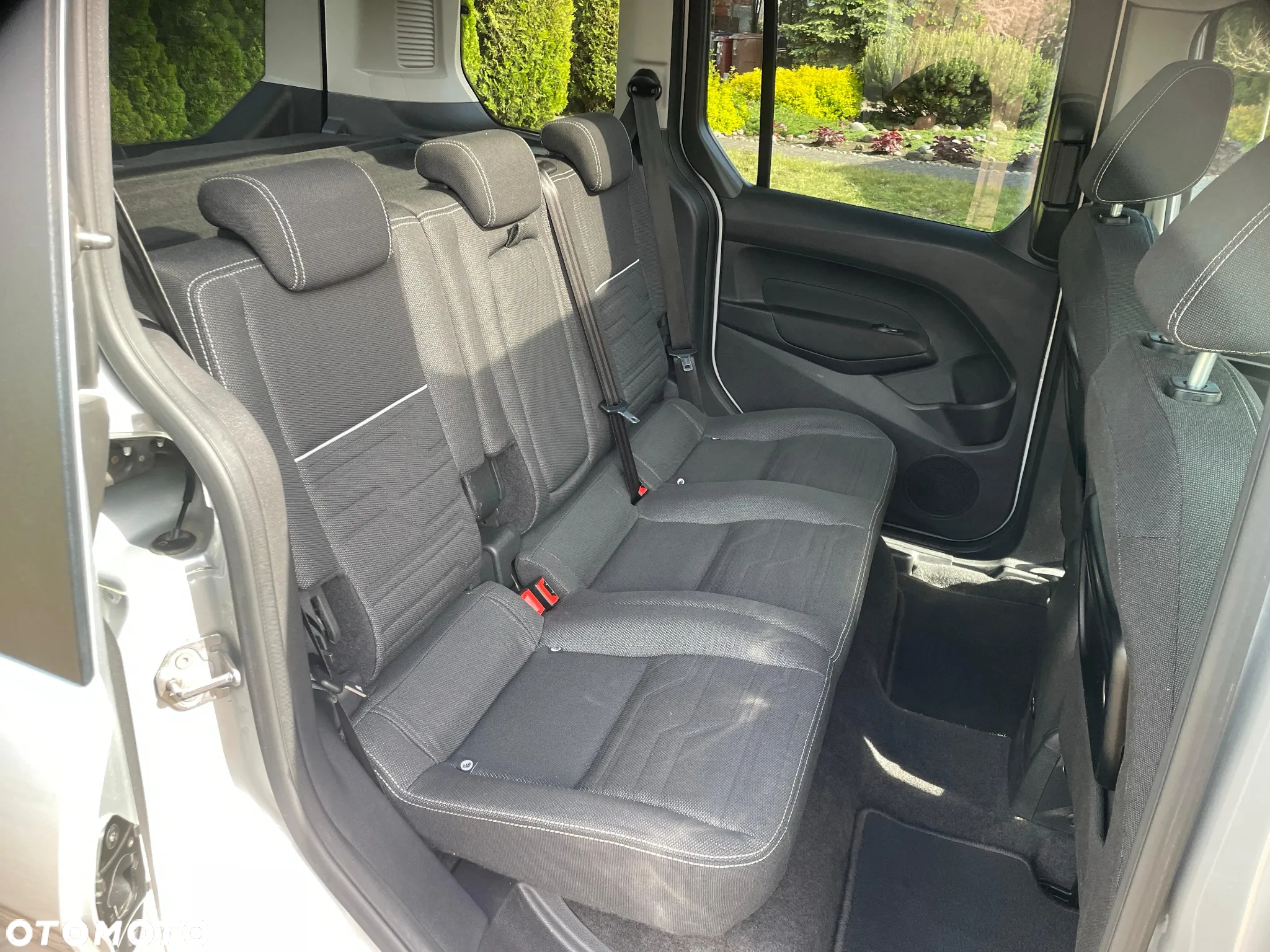 Ford Tourneo Connect - 12