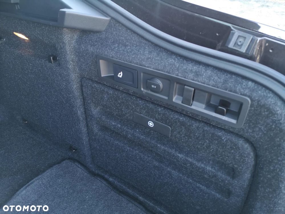 Skoda Superb 2.0 TDI DSG Premium Edition - 21