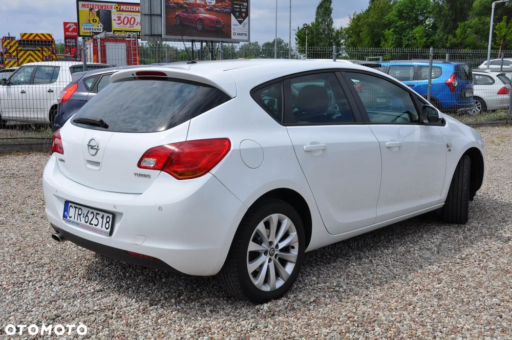 Opel Astra 1.4 Turbo 150 Jahre - 4