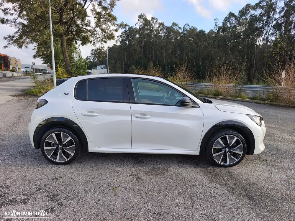 Peugeot e-208 GT+ - 3