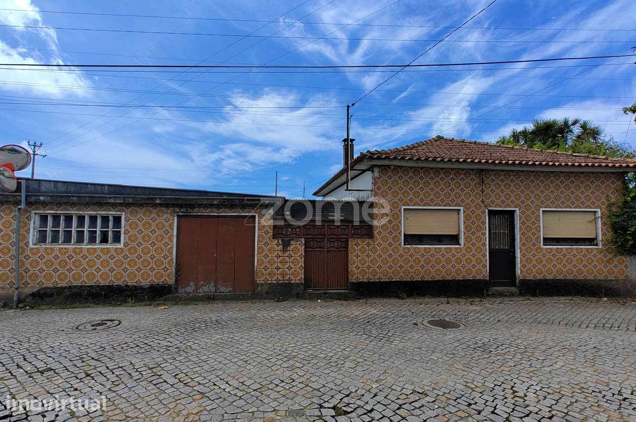 Moradia T3 (4 frentes) p/ restaurar c/ 1.043m² no Castêlo da Maia - Grande imagem: 3/20