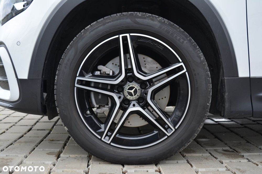 Mercedes-Benz GLB 220 d 4-Matic AMG Line 8G-DCT - 14