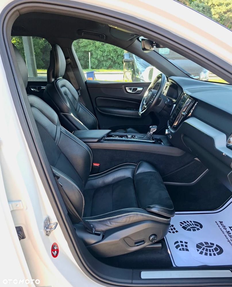 Volvo XC 60 D4 AWD Geartronic RDesign - 10