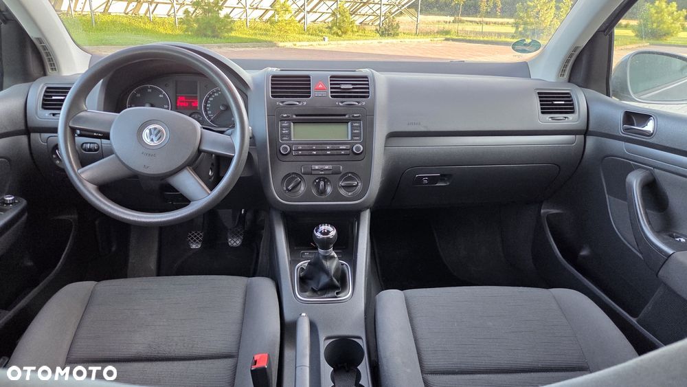 Volkswagen Golf - 6