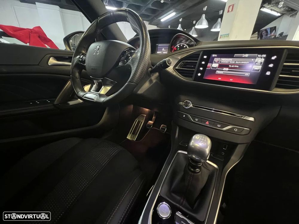 Peugeot 308 1.2 PureTech GT Line - 11