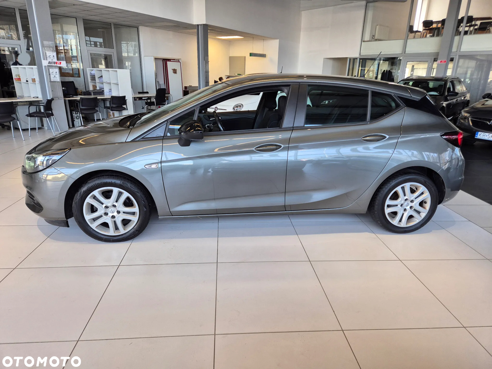 Opel Astra V 1.2 T Elegance S&S - 4