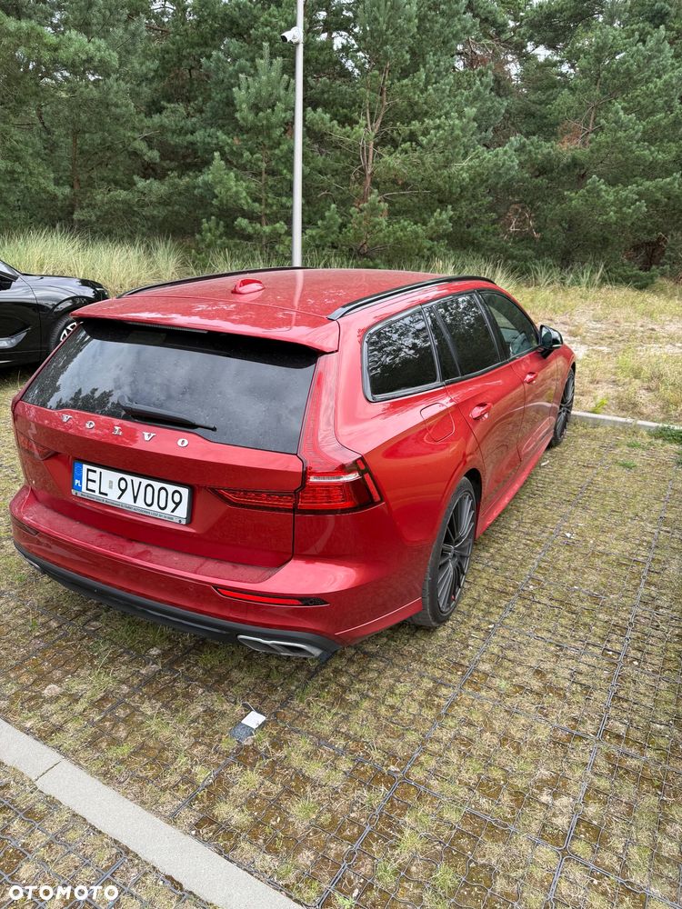 Volvo V60 B5 B AWD R-Design - 3
