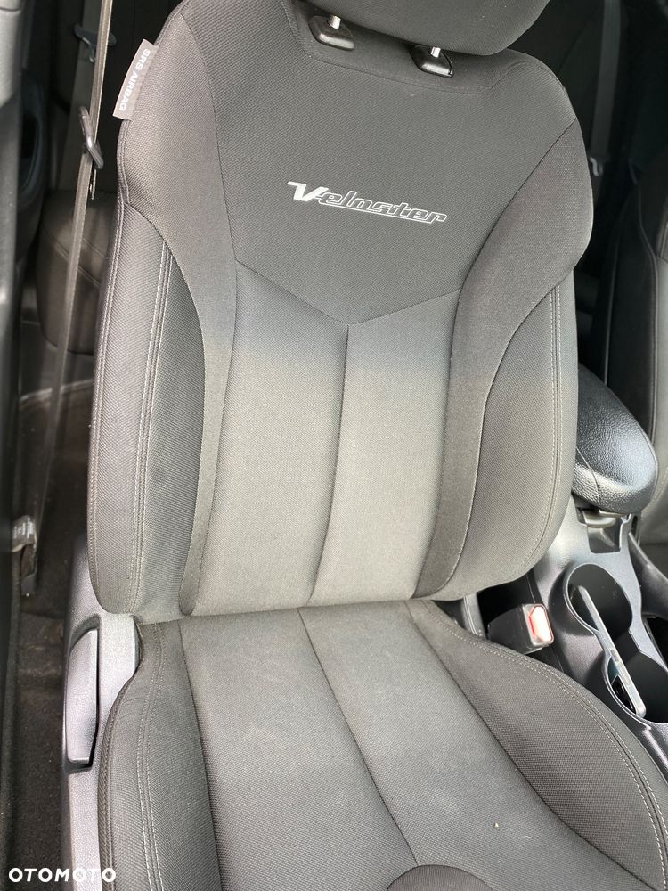 Hyundai Veloster 1.6 GDI Style - 23