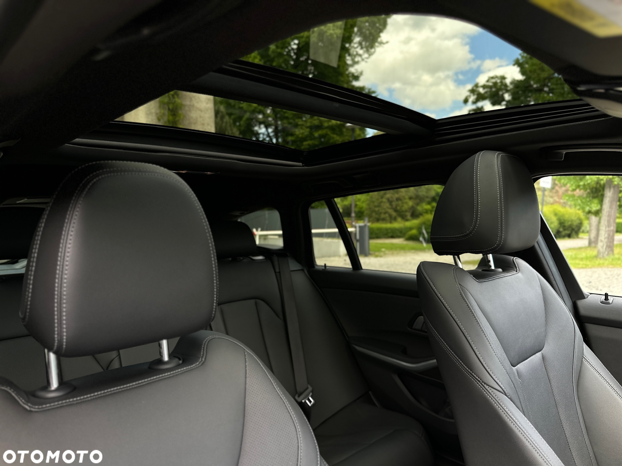 BMW Seria 3 330i Sport - 16