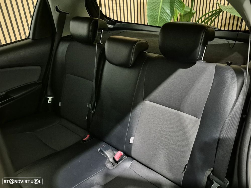 Toyota Yaris 1.5 HSD Comfort+P.Techno - 36