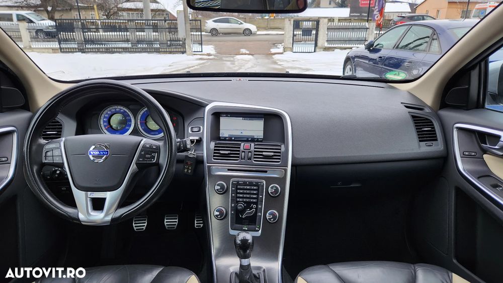 Volvo XC 60 D4 RDesign - 17