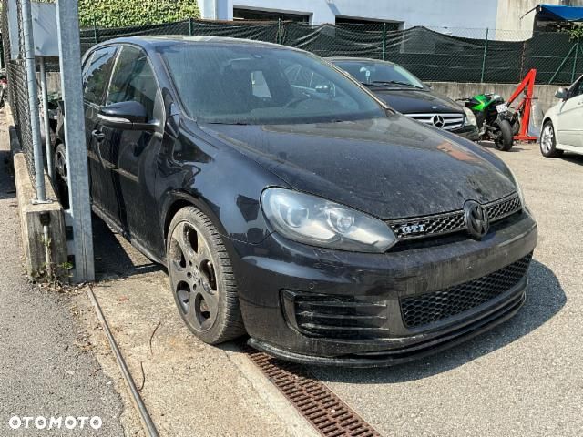 Volkswagen Golf 2.0 GTI - 2