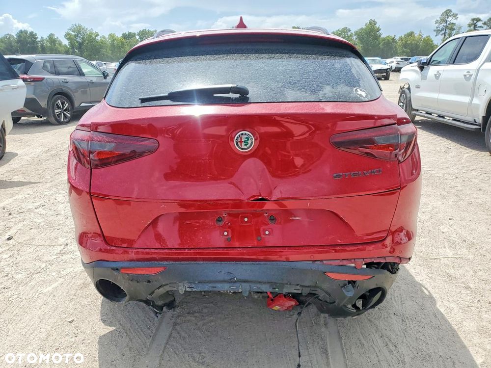 Alfa Romeo Stelvio - 7