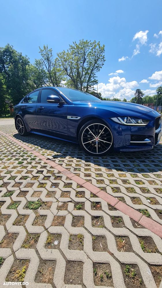 Jaguar XE 2.0 R-Sport - 10